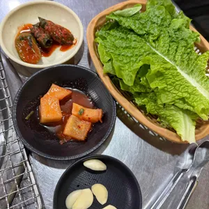 꽃돼지연탄구이 사진