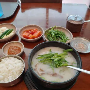 더도이 종가집 돼지국밥 사진