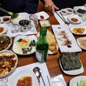 시골집 우렁이 쌈밥 사진