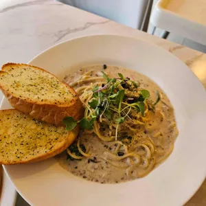 라라코스트 대표 사진