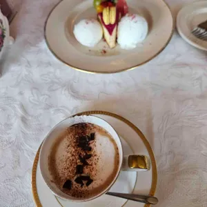 왈츠와닥터만 대표 사진