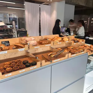 콜프 로스터스 사진