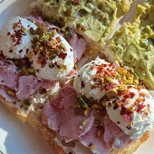 미트테일 대표 사진