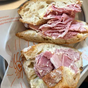 악토버 베이커리 사진