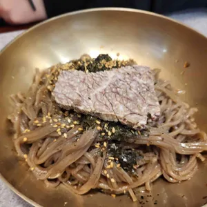 홍성집 대표 사진