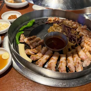 고기굽는남자 사진