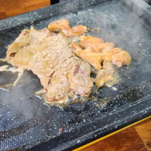 호뚱이네무한리필고기부페 사진 1