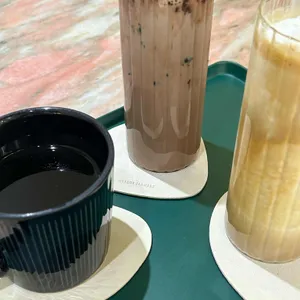 비하인드미 사진