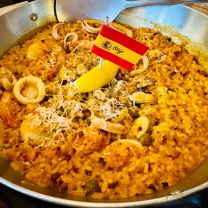 트라가 대표 사진