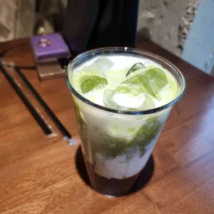 밀랍 커피앤베이커리 대표 사진