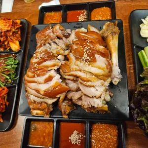 귀한족발 사진 1