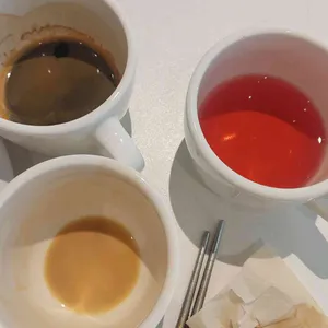 애슐리퀸즈 사진