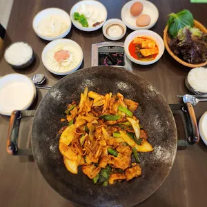 계룡솥뚜껑닭볶음탕 리뷰 사진