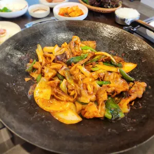 계룡솥뚜껑닭볶음탕 리뷰 사진