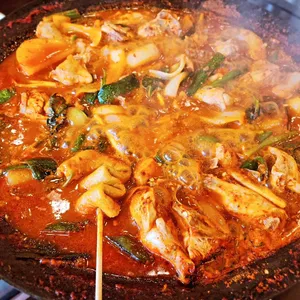 계룡솥뚜껑닭볶음탕 사진