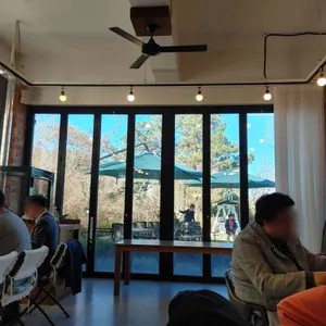 일월의정원 리뷰 사진