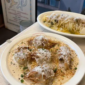 뇨끼테리아 피우 사진