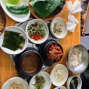 풀잎보리쌈밥생고기 사진