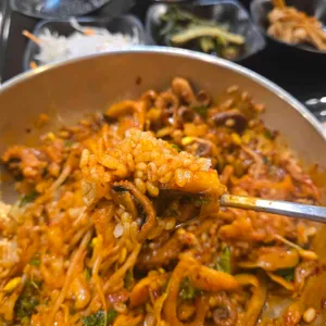 사월에쭈꾸미전골 사진