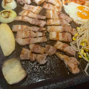 까망통돼지 사진