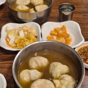 어랑손만두국 대표 사진