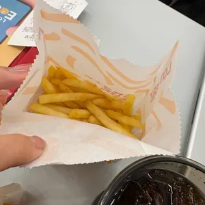 롯데리아 대표 사진