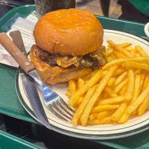 필앤필 버거하우스 대표 사진