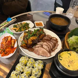 모퉁이족발 대표 사진