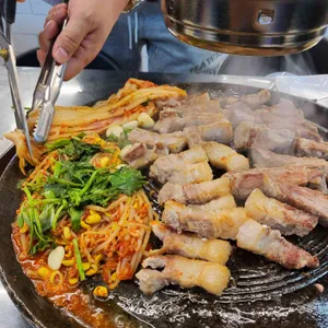 할매솥뚜껑삼겹살 대표 사진