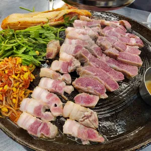 할매솥뚜껑삼겹살 사진