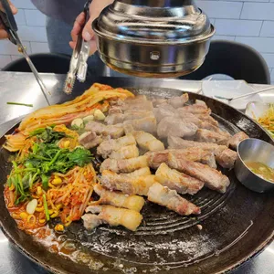 할매솥뚜껑삼겹살 사진