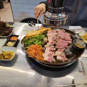 할매솥뚜껑삼겹살 사진