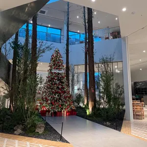 언캐니 리뷰 사진