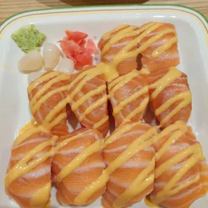 육회바른연어 대표 사진