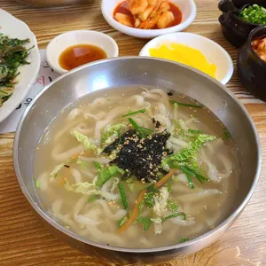 야미야미손칼국시 사진