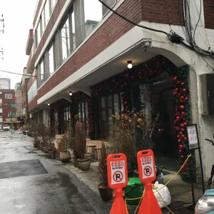 본지르르 대표 사진