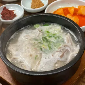 극동돼지국밥 대표 사진