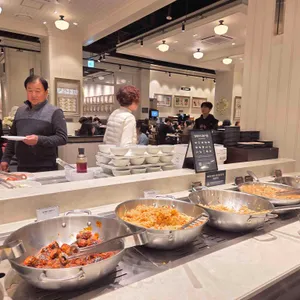 애슐리퀸즈 대표 사진