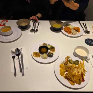 애슐리퀸즈 사진