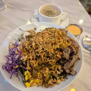 샐러드로우 앤 트라타 사진