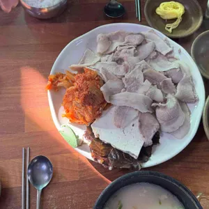 영진돼지국밥 사진 2