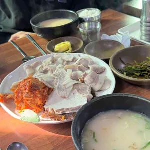 영진돼지국밥 사진
