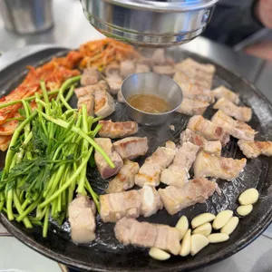 할매솥뚜껑삼겹살 사진