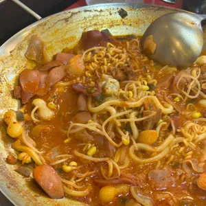 놀부부대찌개 대표 사진