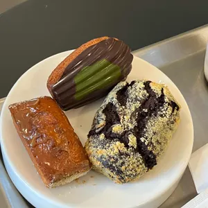 스페셜 땡스 투 대표 사진