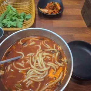 공주 얼큰이 칼국수 쭈꾸미 사진