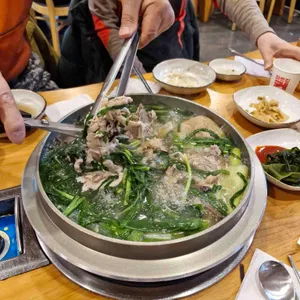 놀부능이버섯백숙 대표 사진