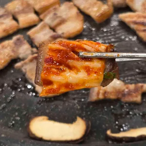 김장날솥뚜껑삼겹살 사진