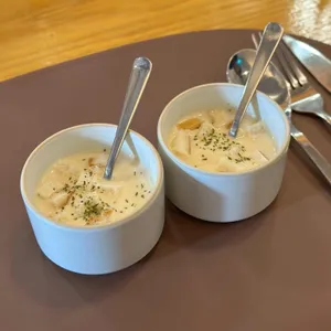 더블유함바그 사진