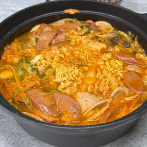 땅스부대찌개 사진